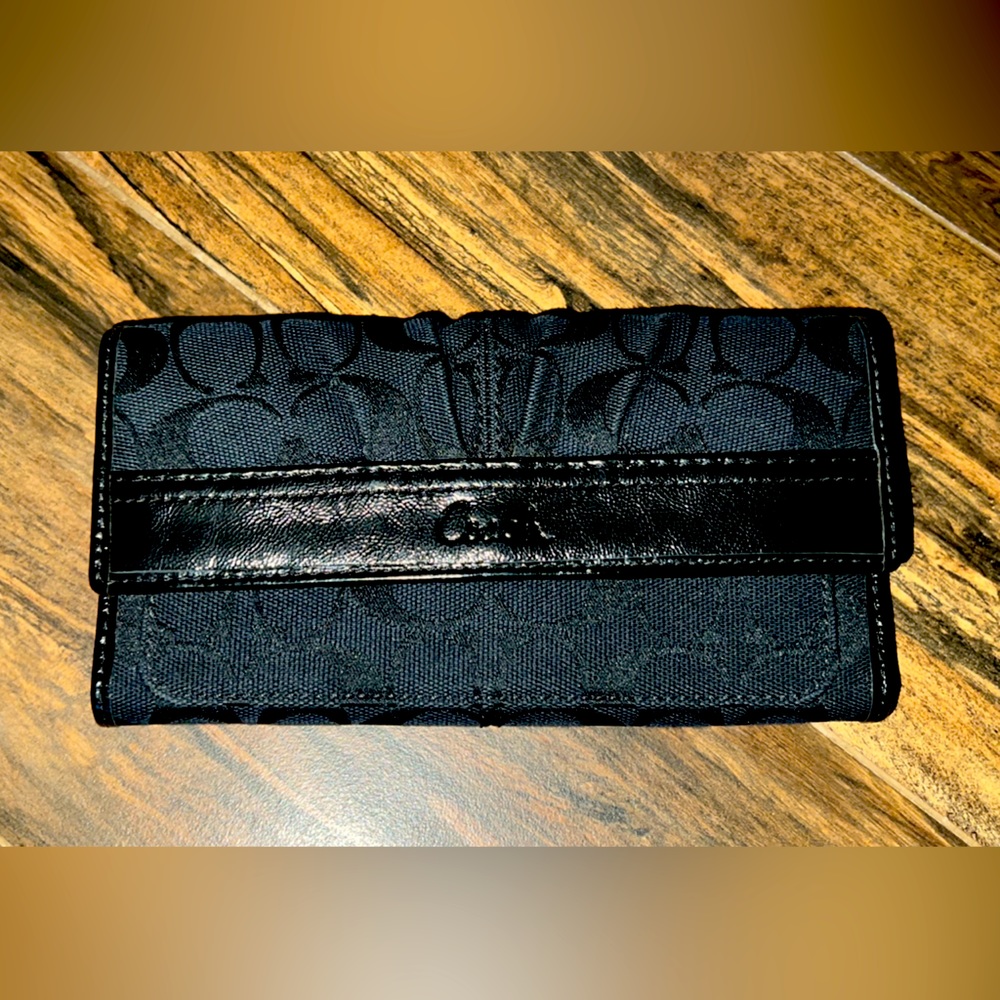 Womens Coach Trifold Wallet